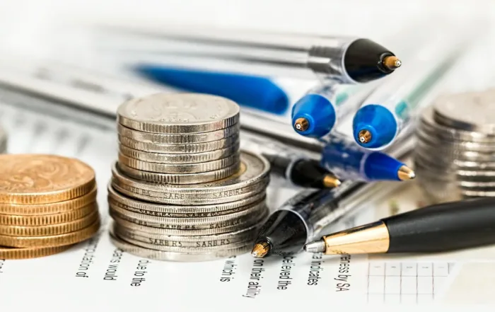 Kostenvoranschlag auszahlen lassen – Abzüge einfach erklärt Kfz-Schaden ohne Reparatur auszahlen lassen? Wir erklären, welche Abzüge gelten, wie die fiktive Abrechnung funktioniert und worauf Sie achten müssen.