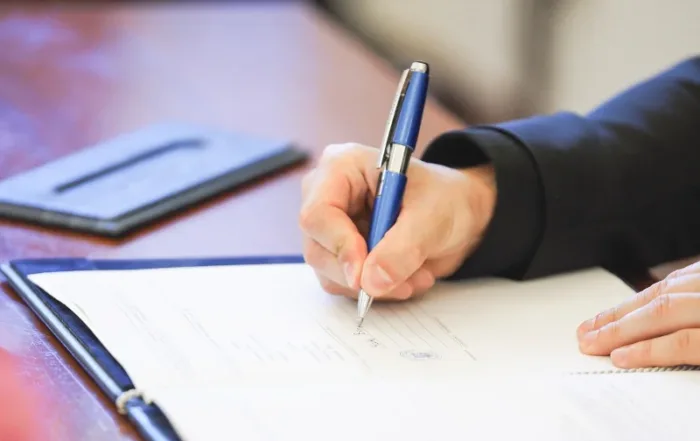 Kostenvoranschlag ohne Unterschrift – gültig oder nicht? Erfahren Sie, wann ein Kostenvoranschlag auch ohne Ihre Unterschrift rechtlich bindend ist. Jetzt informieren und Klarheit gewinnen.